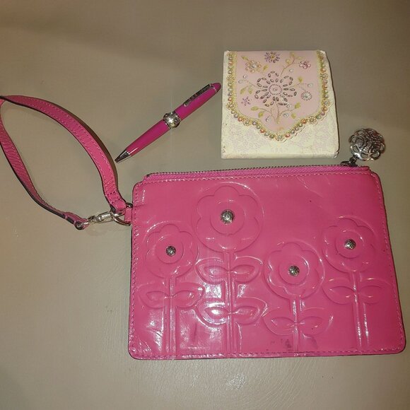 Brighton Wristlet Pink Set Patent Leather Embossed Floral Stud Accents Pad Pen - Picture 9 of 9